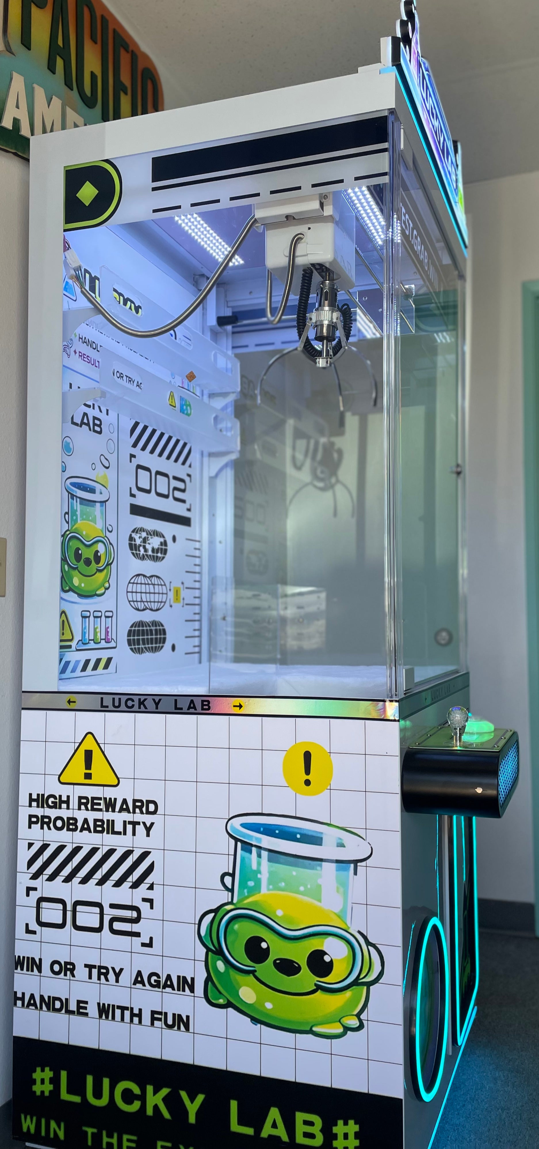 Lucky Lab Full Size Claw Machine